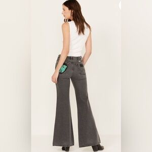 WRANGLER Women's Heart Patch Wanderer Flare Jeans NWT FESTIVAL ANTHRO COWGIRL 26